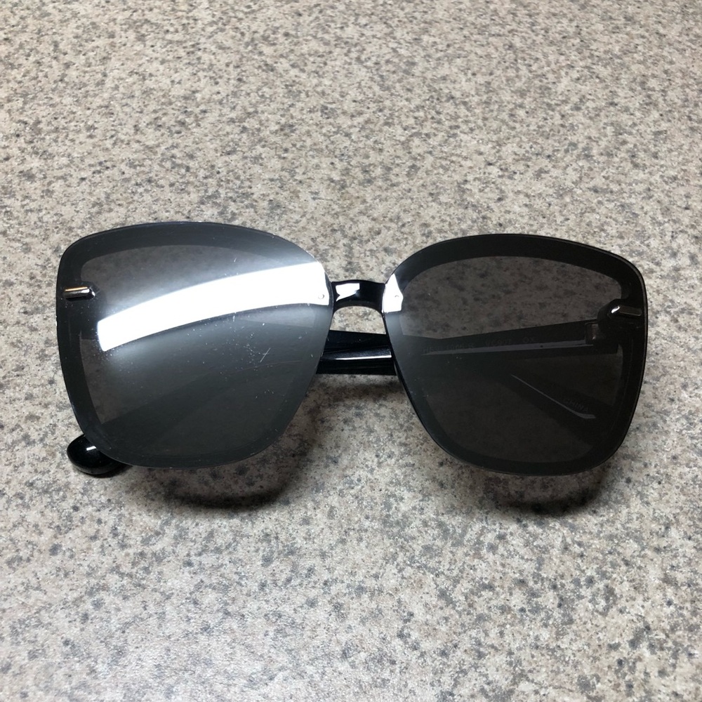 Vince Camuto Sunglasses
